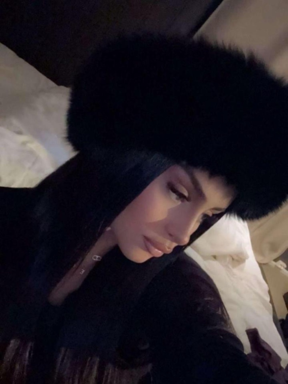 BLACK AND WHITE ( 2PCS) FAUX FUR HEADBAND/HATS